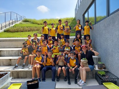 上楓分館辦理環境教育導讀活動-邀請學童體驗環保園藝玩出創意_0