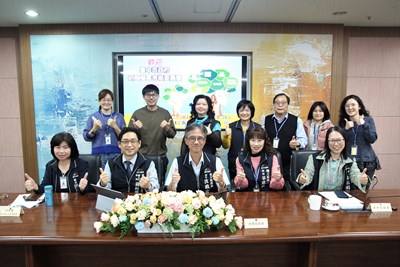 強強聯手-中市地稅局推動全國版ai智慧客服有成-研考會組隊參訪交流