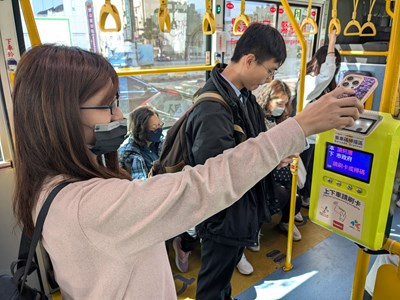 中市推市民專屬乘車碼-搭雙十公車更方便