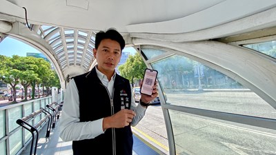 台中市政府交通局長葉昭甫邀請市民朋友一起享受台中公車的智慧新生活