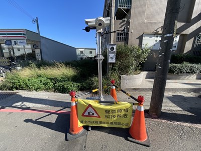 架設聲音照相監控設備情形