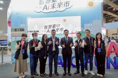 立法院副院長與市府代表合影