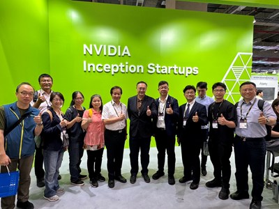 市府跨機關與東海大學組團參訪-於-computex-2026-輝達創新攤位合影_0